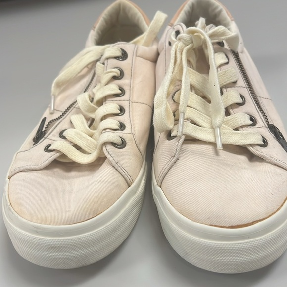 Taos Z Soul Footwear pale pink & Cream Laces & zip up Sneakers size 8 preowned - Picture 3 of 9